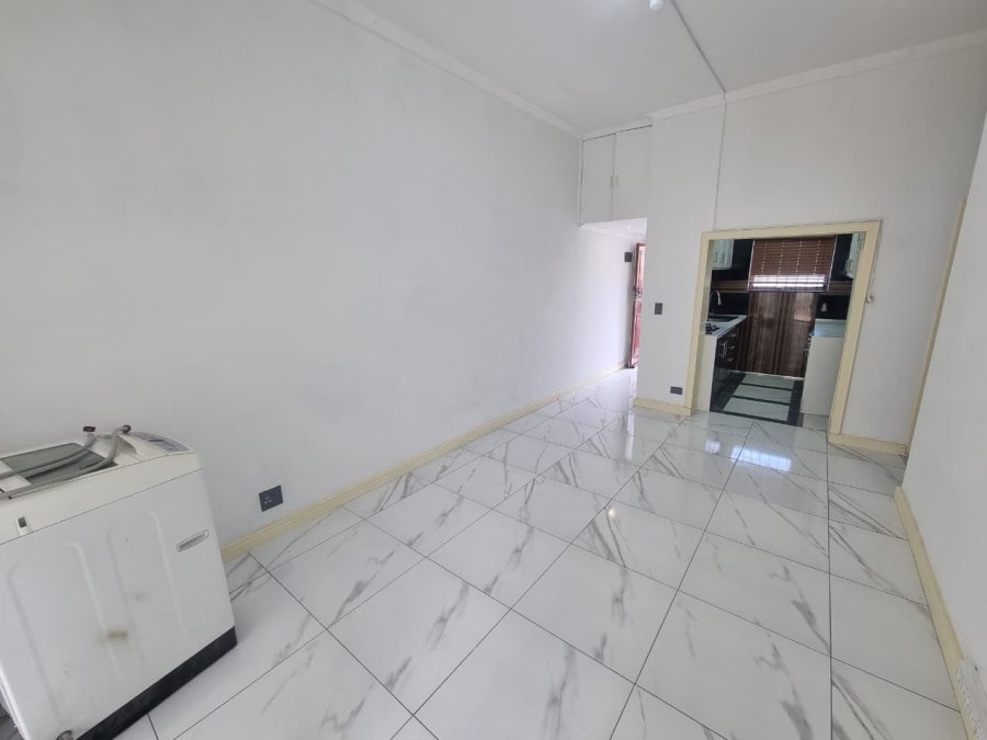 2 Bedroom Property for Sale in Wynberg Western Cape